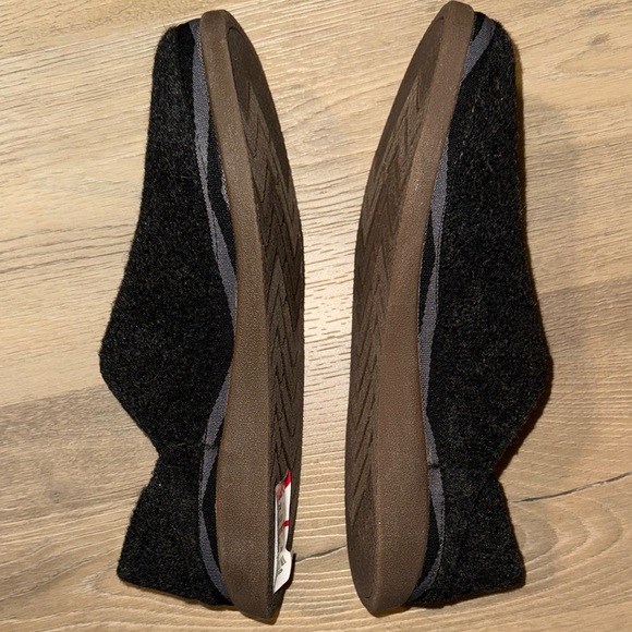 New Chaco Revel Men's Black Shoes, Size 9.5, Bottom Box Included - Picture 5 of 9